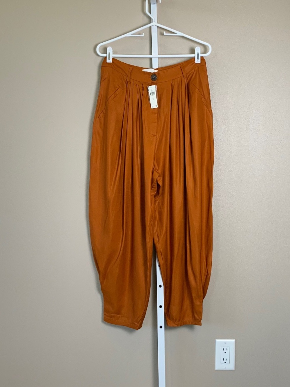 Anthropologie Astrid Pleated Harem Pants - Picture 6 of 16